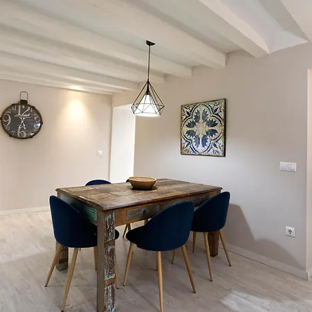 Genteel Plaza De Espana Apartment