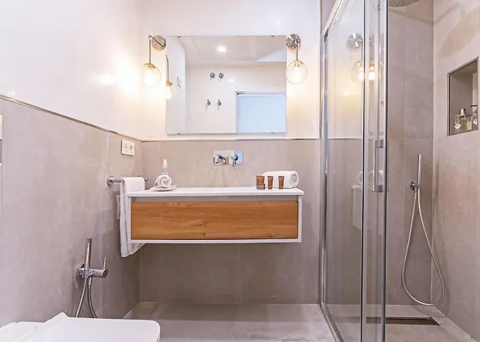 Genteel Plaza De Espana Apartment