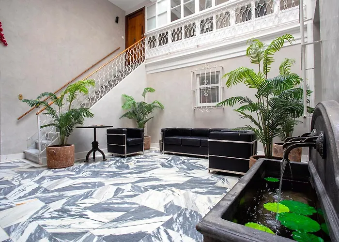 Genteel Plaza De Espana Apartment