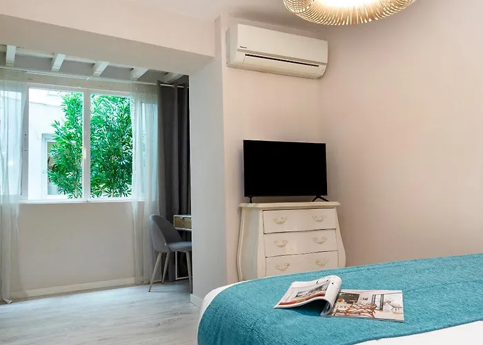 Genteel Plaza De Espana