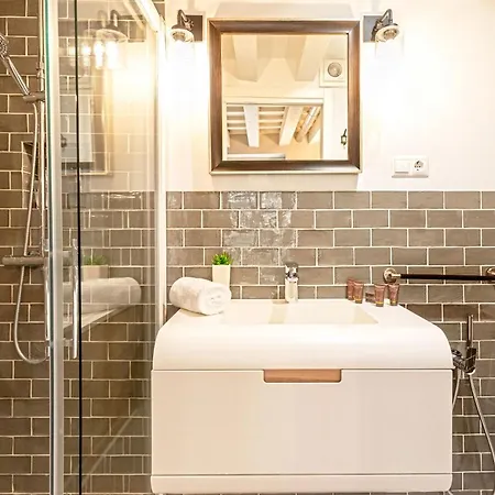 Genteel Plaza De Espana Apartment *