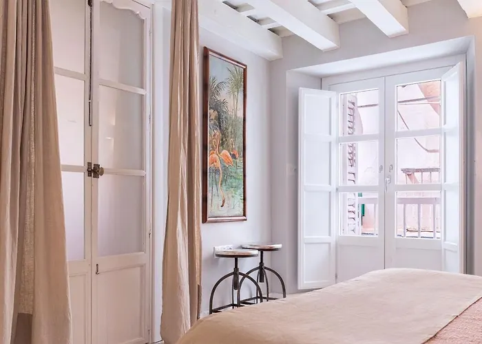 Genteel Plaza De Espana Apartment