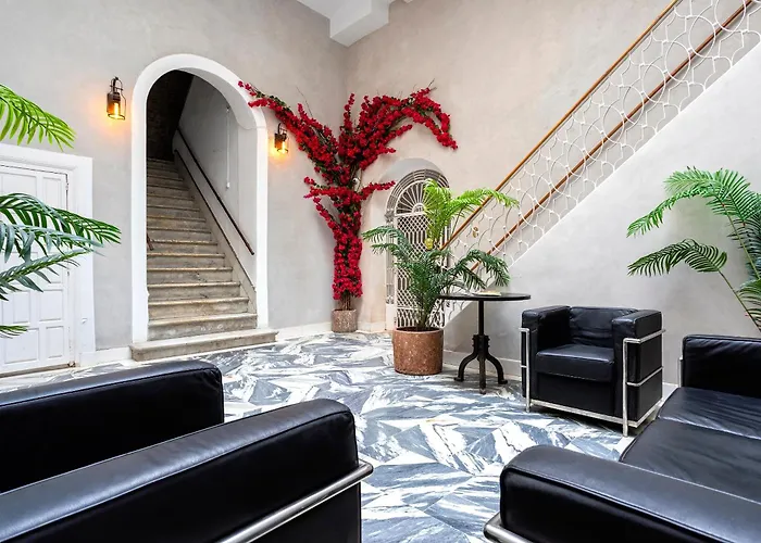 Genteel Plaza De Espana Apartment