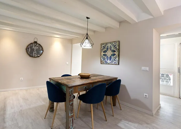 Genteel Plaza De Espana Apartment