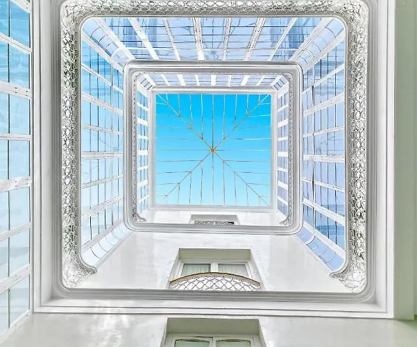 Genteel Plaza De España